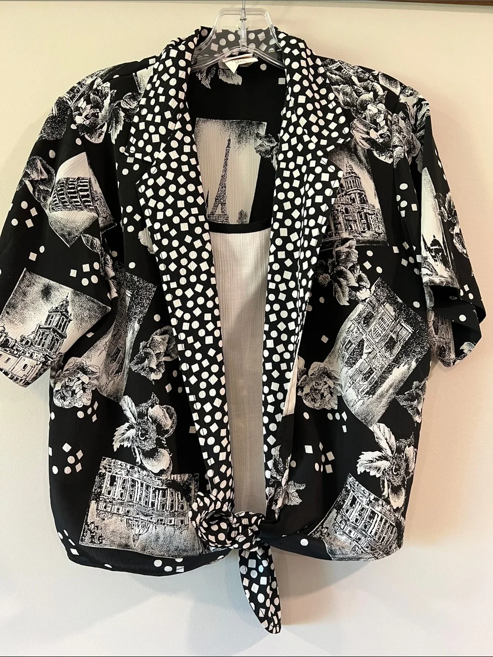 80s vintage - Black & White Short Sleeve Tie-Front Blouse - Graff